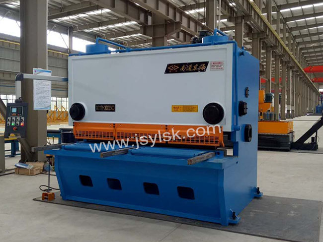 QC11Y-30*2500剪板機