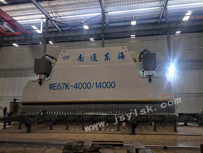WE67K-2500/12000大型數(shù)控折彎?rùn)C(jī)