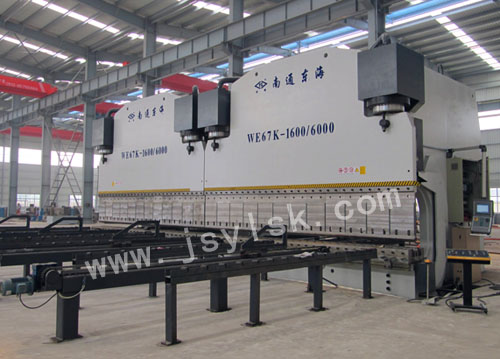 雙機(jī)聯(lián)動折彎機(jī)