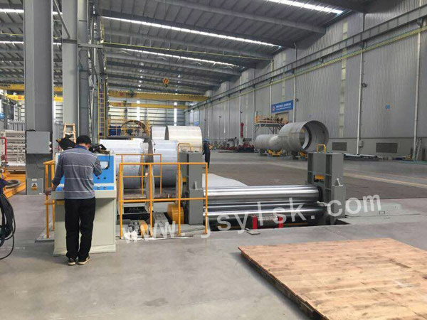 中小型上輥萬(wàn)能式卷板機(jī)