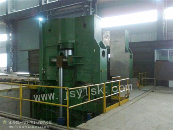 大型上輥萬(wàn)能式卷板機(jī)