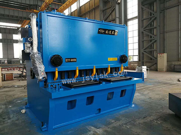 QC11Y-40*2500剪板機(jī)