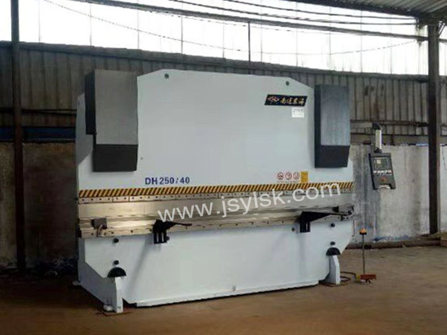 WC67Y-40/2000液壓折彎機(jī)