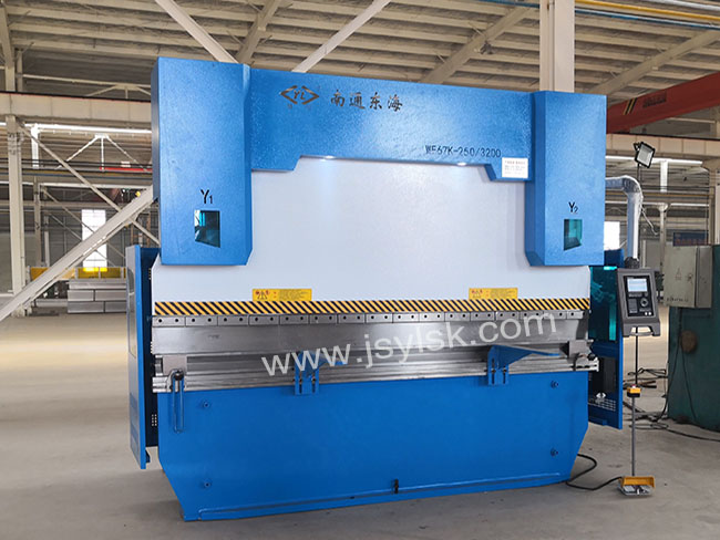 WE67K-250/3200數(shù)控折彎?rùn)C(jī)